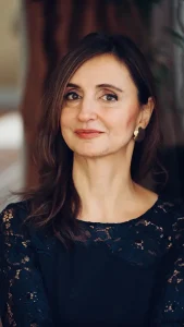 Roya Hakakian