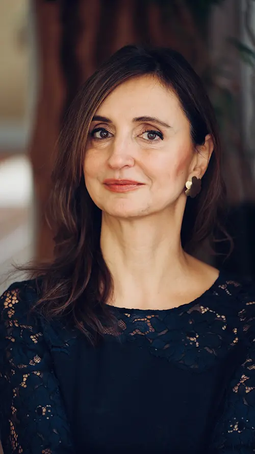 Roya Hakakian